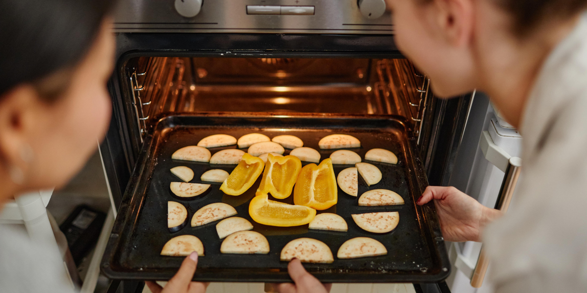 15 Secretly Funny People In Built-In Oven