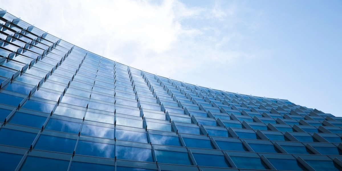 Setting Up a Successful Solar Glass Manufacturing Plant Project Report 2025: Business Plan