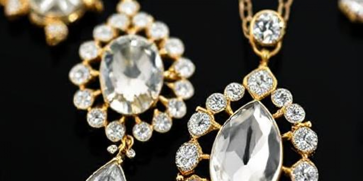 Jewellery Auctions: Unlocking the Secrets to Stunning Deals
