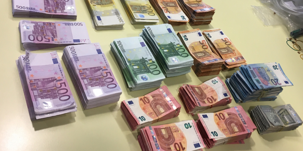 How Buy Counterfeit Money Discreetly Arose To Be The Top Trend On Social Media