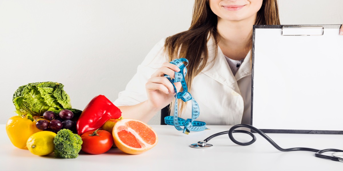 The Essential Guide to Working With a Nutritionist for Optimal Health
