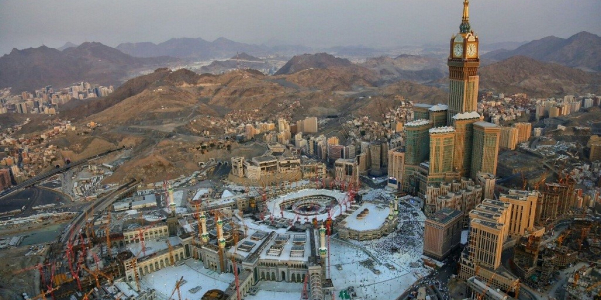 Discover Luxury 5-Star Hotels Near Haram Today